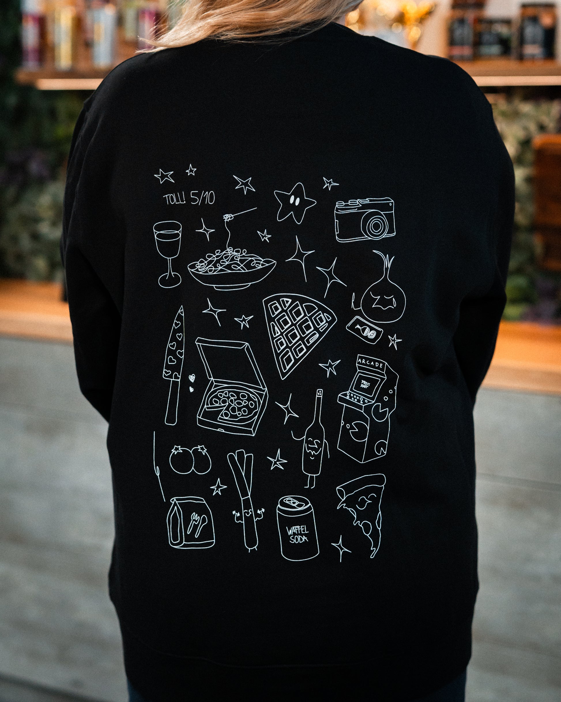 WAFFEL SKETCH SWEATER SCHWARZ